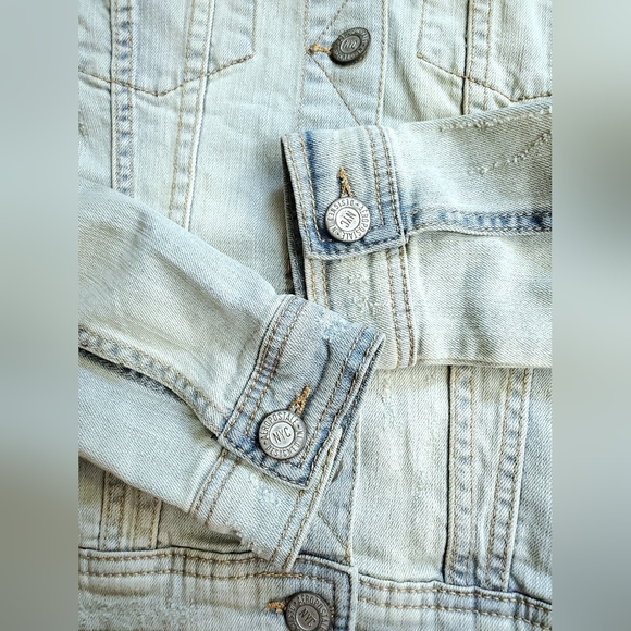 NWT Aeropostale Light Wash Blue Denim Jean Jacket Womens Sz XS Distressed - Picture 4 of 12
